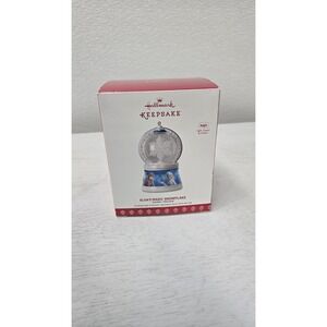 Hallmark Keepsake Elsa's Magic Snowflake Disney Frozen Magic 2017 Tested & Works